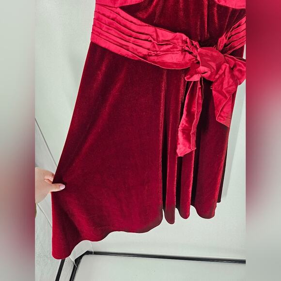 Tadashi Shoji Red Velvet V Neck Halter Midi Dress M - Picture 4 of 9